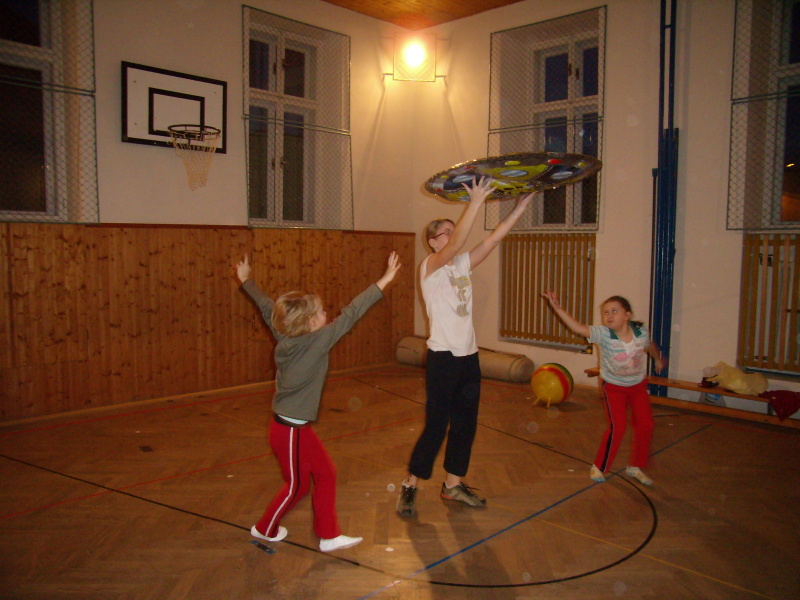 10 v tělocvičně 